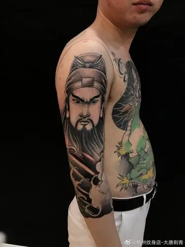 纹身关公完工度母恢复后的效果