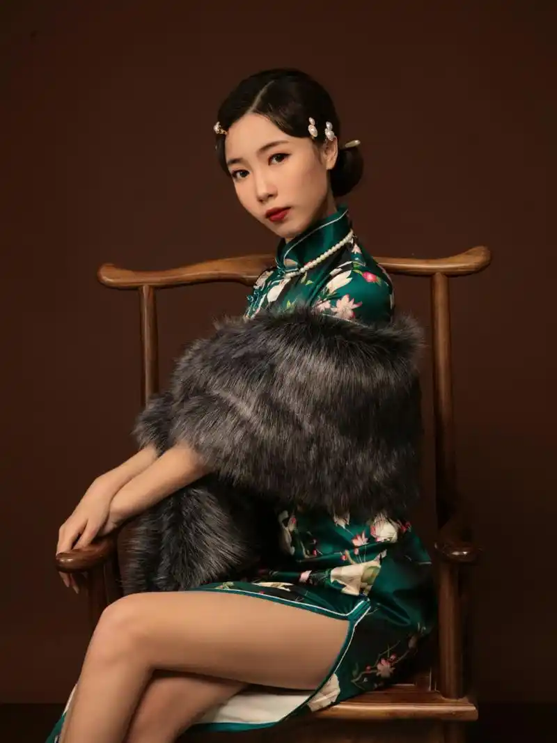 旗袍摄影 | 摆拍动作分享 分享给各位军阀太太一点摆拍动作和造型 这