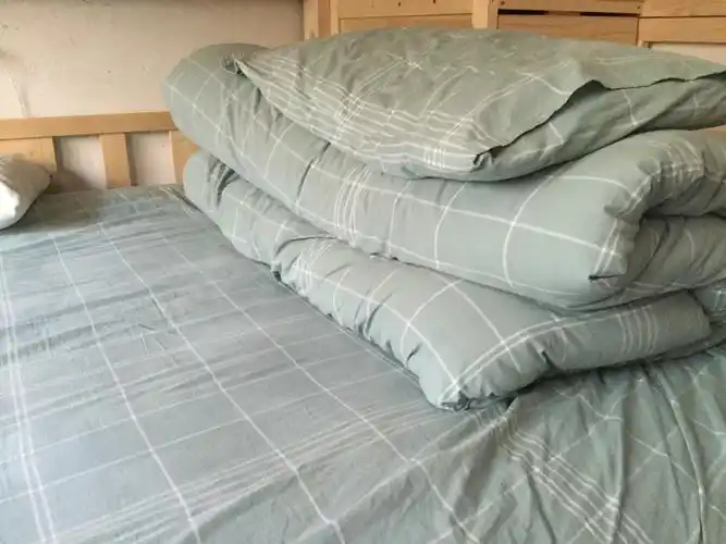 早晨起来,第一件事,就是叠被子.叠了被子,精神也好起来了.