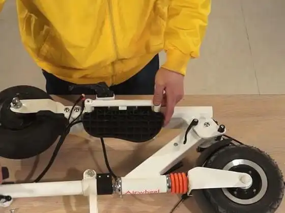 老司机维修教学:电动滑板车爱尔威z3的车架拆解