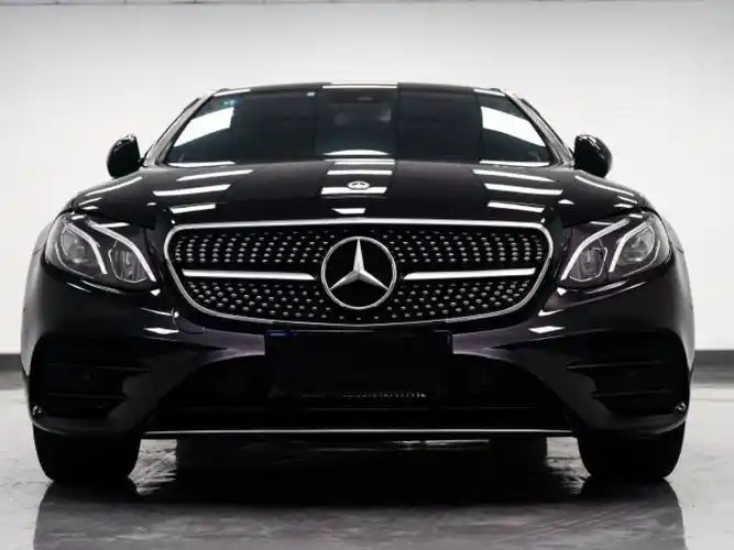 无锡2017年7月奔驰奔驰e级2017款e200l运动型4matic黑色手自一体