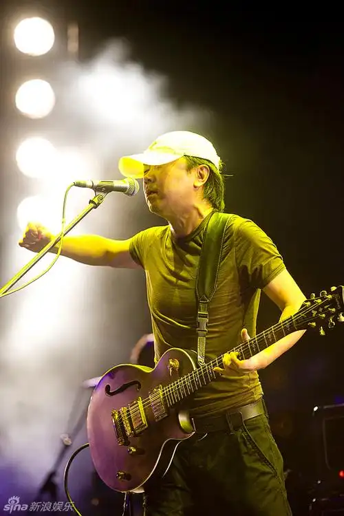 崔健激情开唱 (3)_新浪图集_新浪网