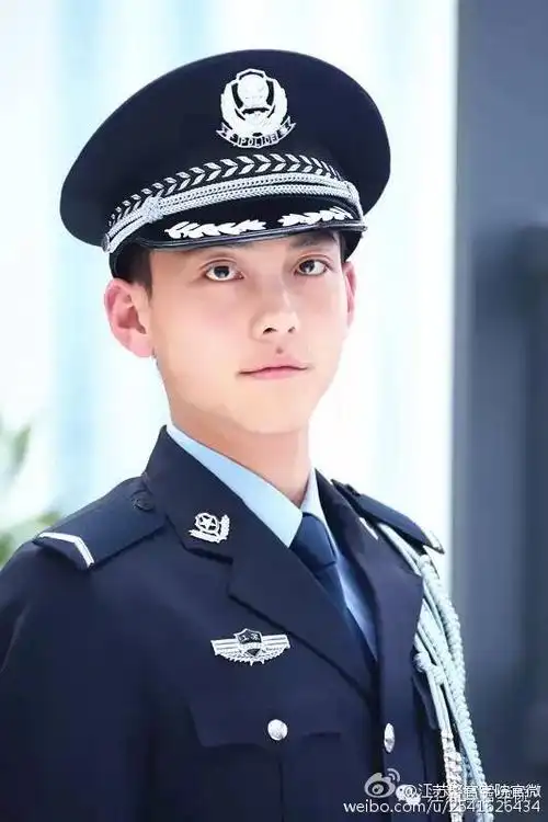 校园文化月##最上镜学警# 男生组22号:裴. 来自江苏警官学院 - 微博