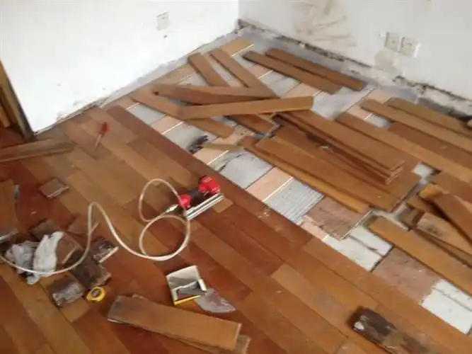 深圳福田华强北木地板维修翻新