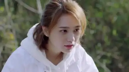 营垒:阮青夏被蚊子咬,束文波掏出药给他喷,下秒空气都变粉红色