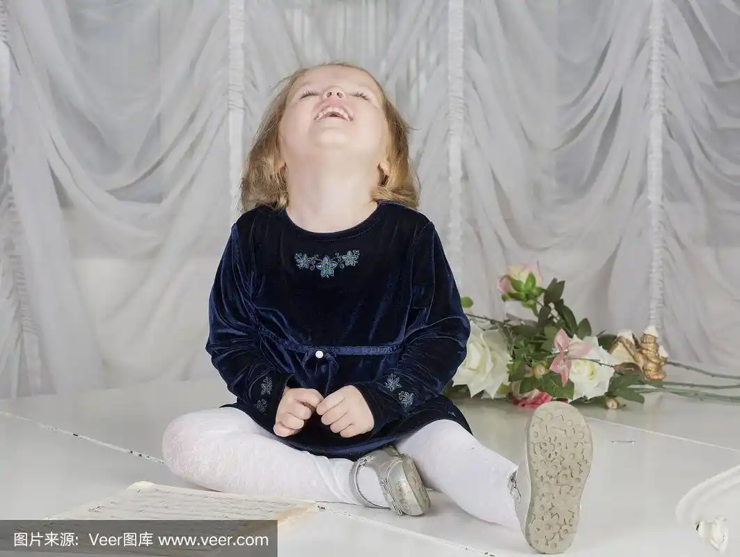 两岁孩子的肖像.