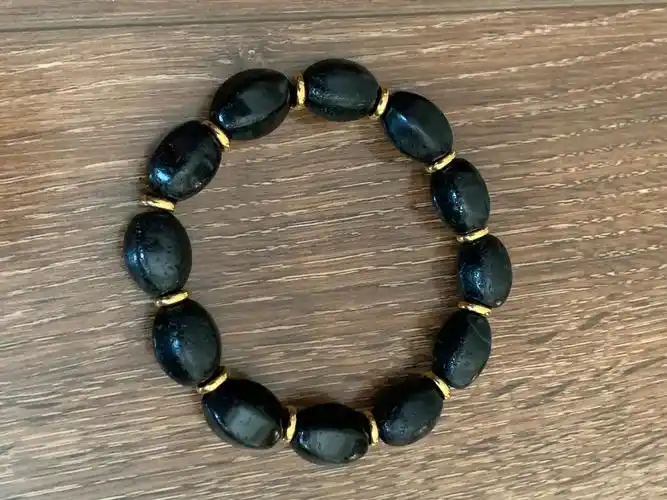 千年缠丝玛瑙手串