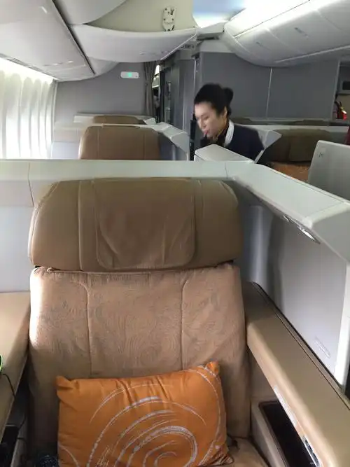 国航ca986旧金山-北京-上海头等舱 一波三折的上海之行