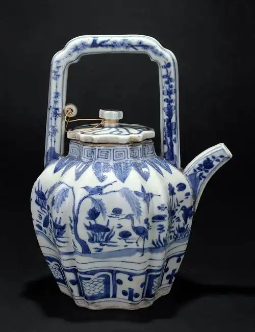 【明 青花花鸟纹提梁壶】拍卖品_图片_价格_鉴赏_明代青花瓷器_雅昌