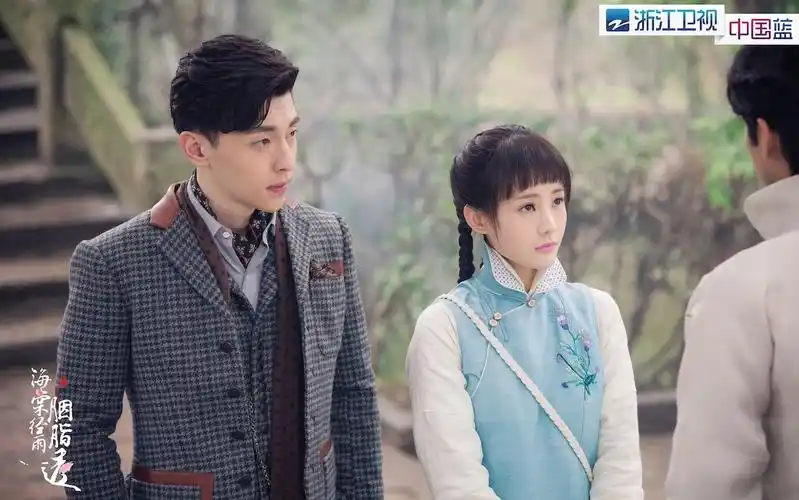 《海棠经雨胭脂透》惊喜加更 邓伦李一桐上演花车救美名场面