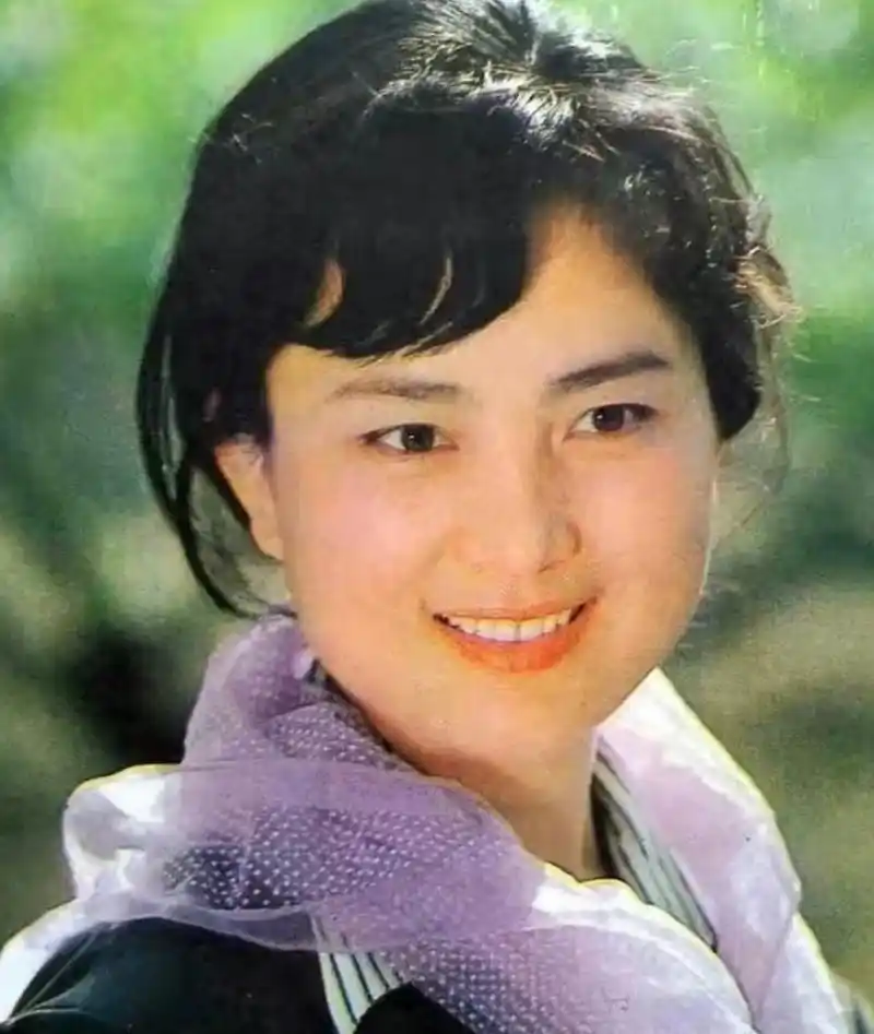 张金玲不愧是"北影金花",年轻时蓬勃动人,老了也依旧风韵犹存插图2