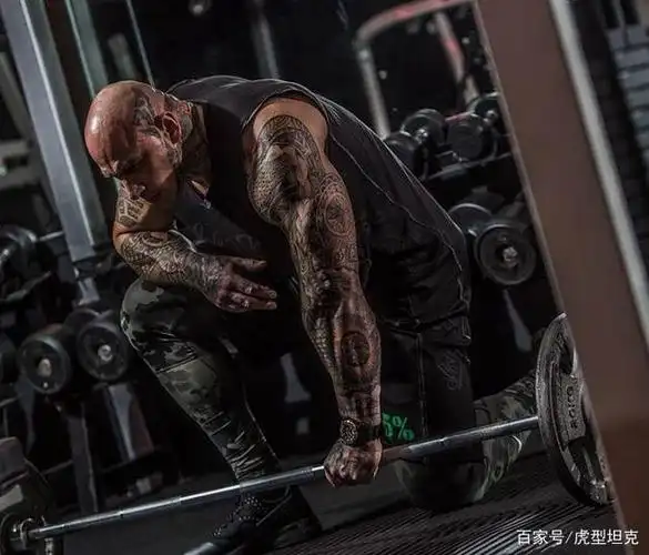 马丁福特声称打完与伊朗绿巨人的拳击赛后将挑战巨石强森