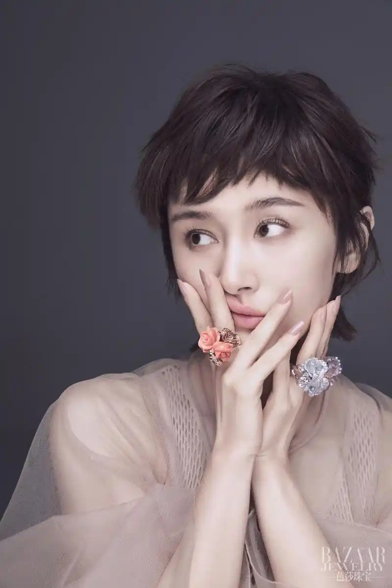 王子文登上《芭莎珠宝》4月刊封面,携手打造艺术化视觉,灿如春华皎如