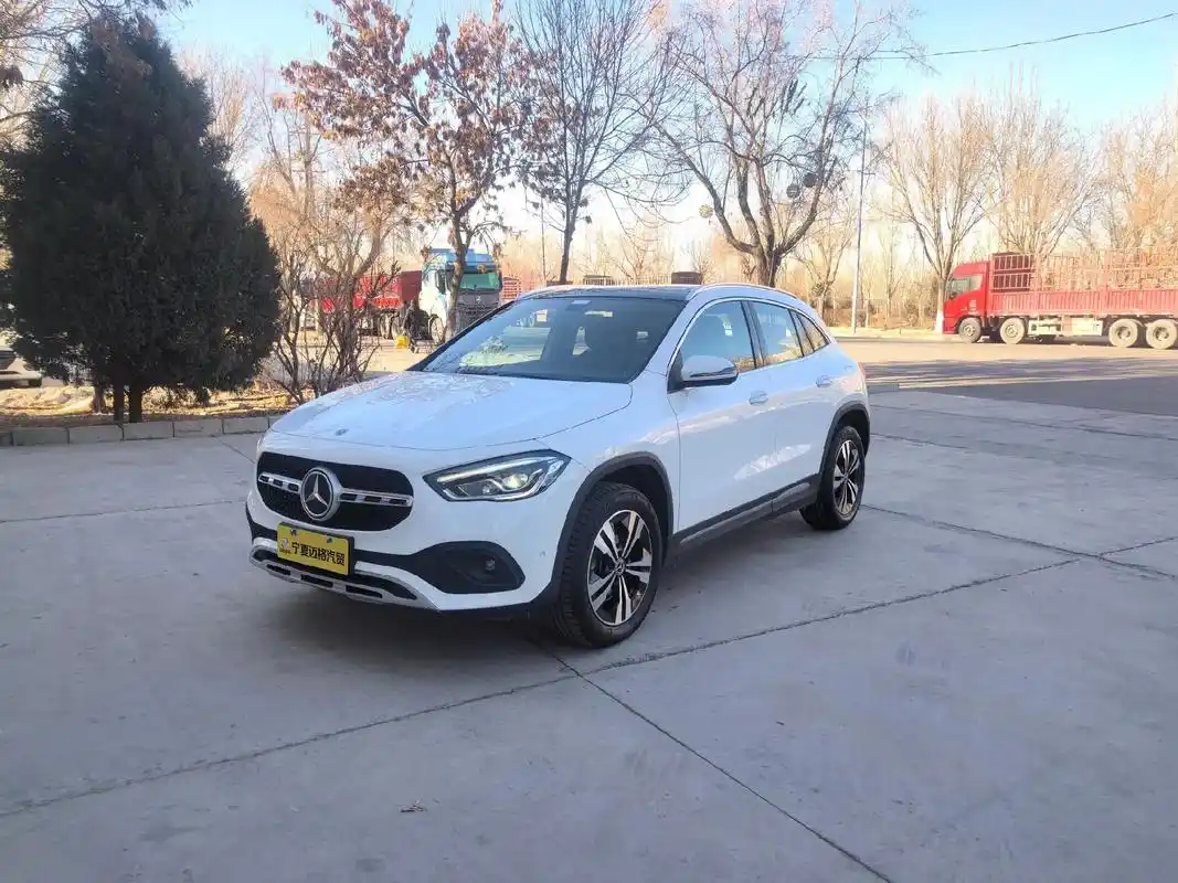 迈格汽车新到货:20款21年入户奔驰gla200.新车指导价 - 抖音