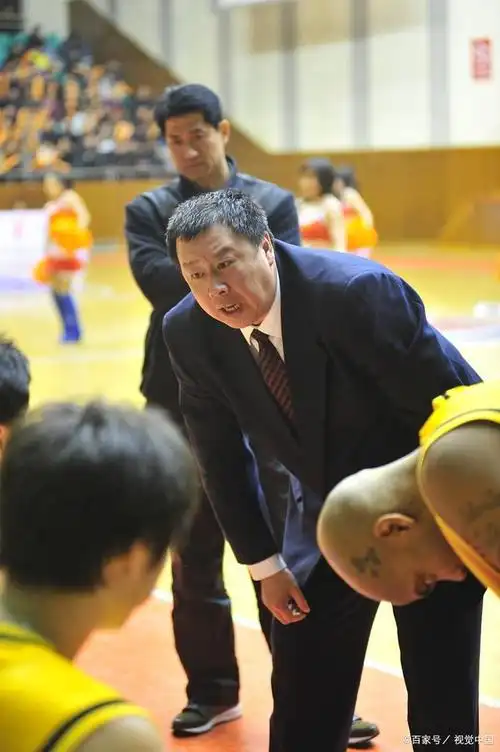 吴庆龙执教北控率队冲击季后赛