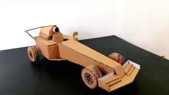 牛人用纸板制作一辆简易版f1赛车,战斗力爆表,手工diy