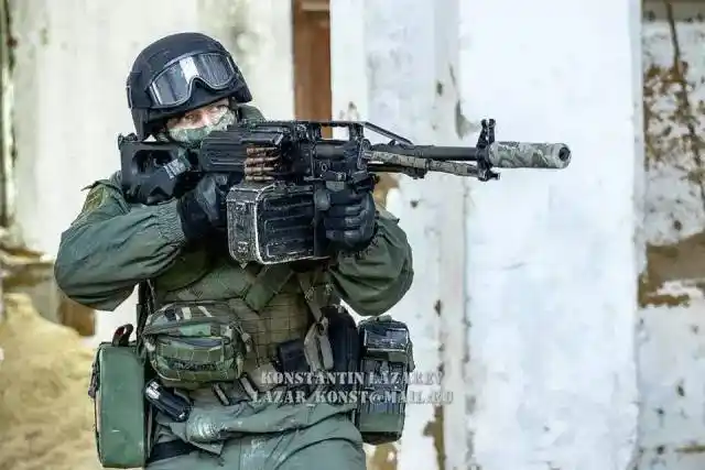 俄国特种兵换装新式突击步枪?新版ak魔改后有多帅_网易订阅