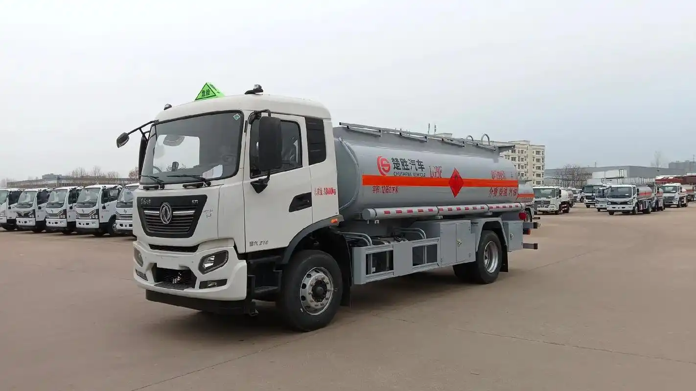 国六东风天锦10吨油罐车低价处理.国六天锦12.65方加油车 - 抖音