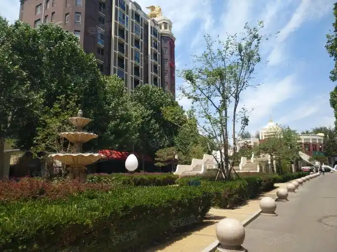 月亮河城堡公寓