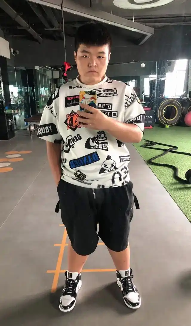 18岁重度脂肪肝,1年后的他瘦成一道光,照亮身边的胖子!