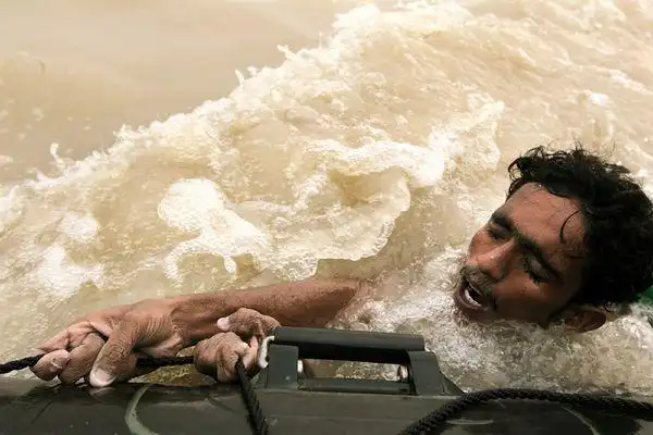 2010 a watershed year for floods, droughts?