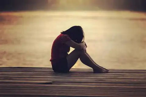 男生抽烟伤感颓废图片