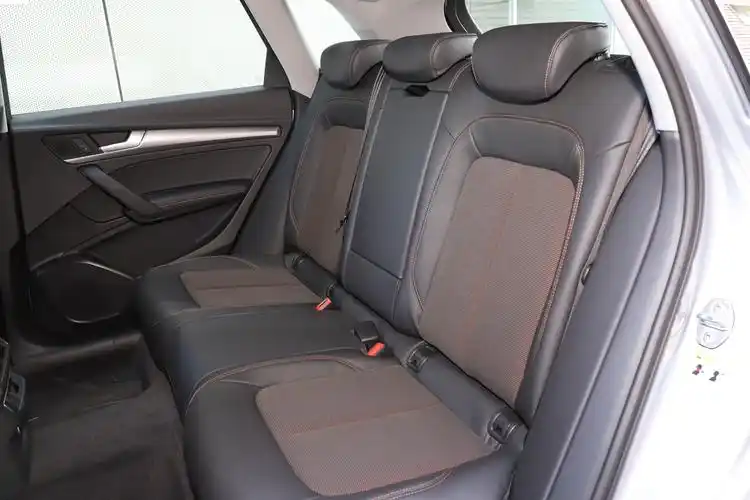 【奥迪q5l2018款45 tfsi 尊享时尚版 国v后排座椅汽车图片-汽车图片大