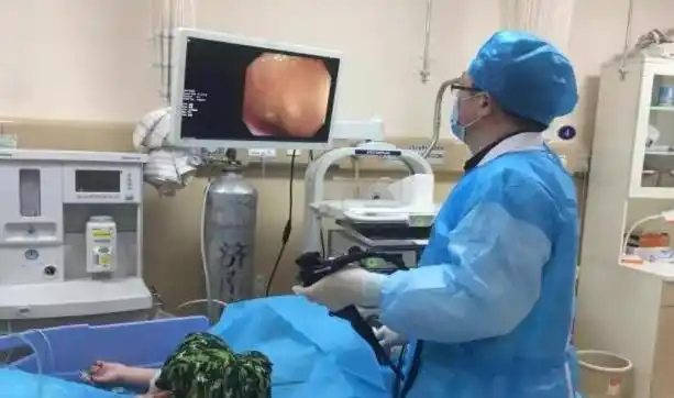 男医生给女性做肠镜检查,会不会感到尴尬呢?结局和你想的不一样