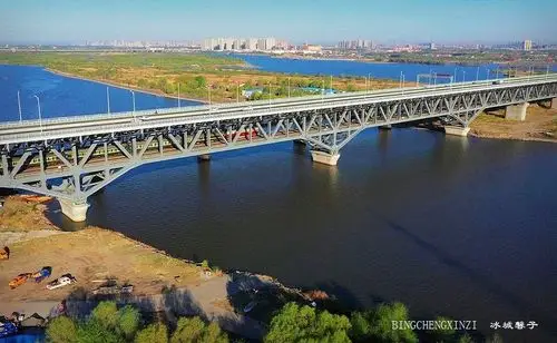 哈尔滨松花江大桥哈尔滨松花江大桥图片