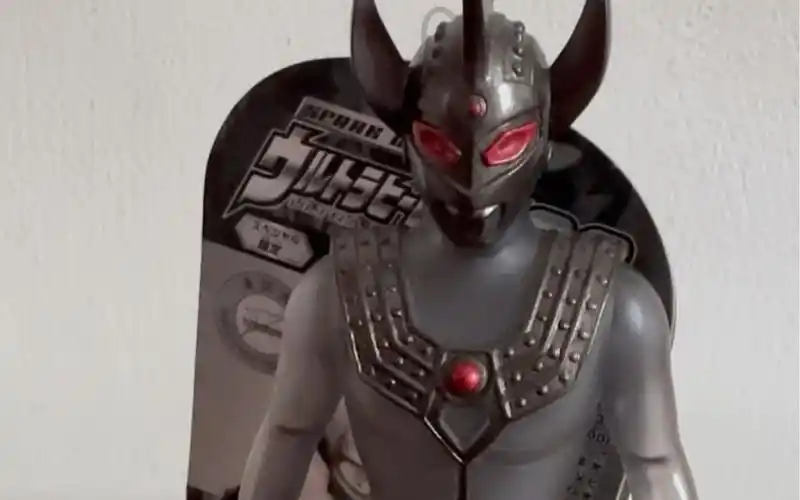 奥特曼500限定软胶黑暗泰罗