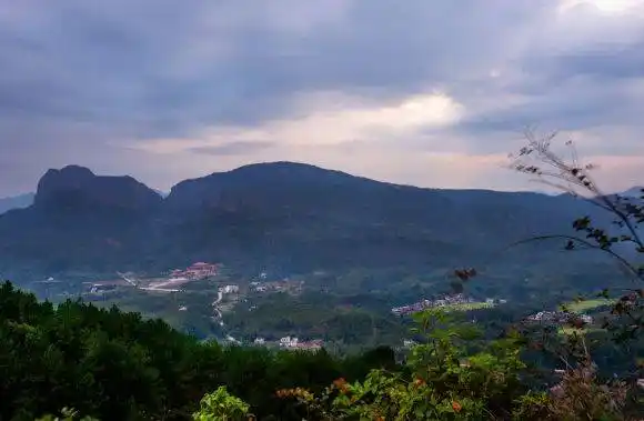 平远卧佛天下名_山顶_台山_石头