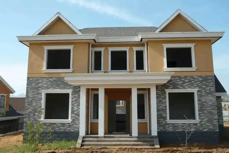 农村建房的风水禁忌:平房房屋绝对不可建在丁字路的交叉处,也就是垂直