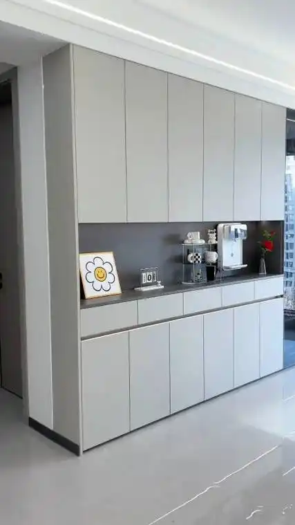 如果再给我一次机会我还是选浅灰色地砖通铺搭配卡其灰色柜子不仅显