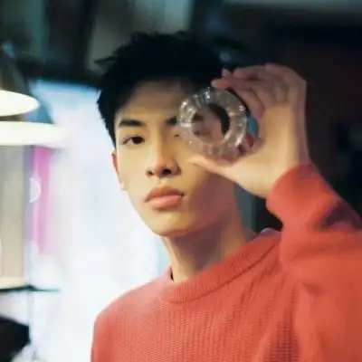 成熟帅气男生意境高清图片头像图片