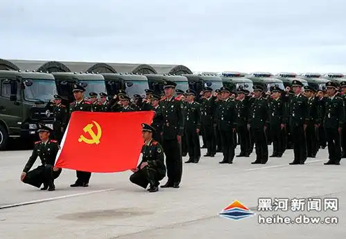 武警黑河森林支队举行千名官兵向党旗宣誓活动