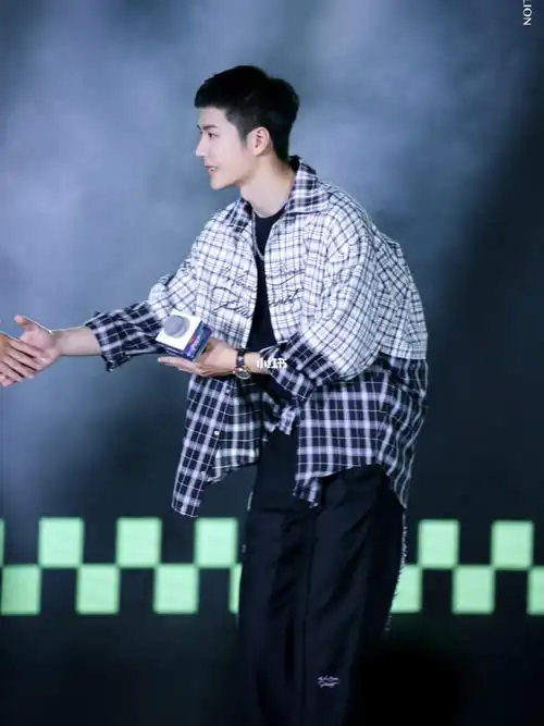 王一博今日联想粉丝见面会