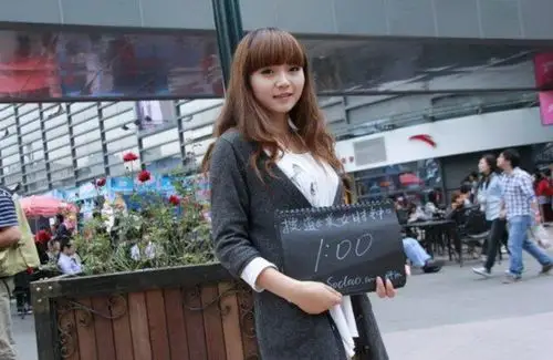 香港名媛陈可欣被曝出轨,被传出的照片辣眼睛