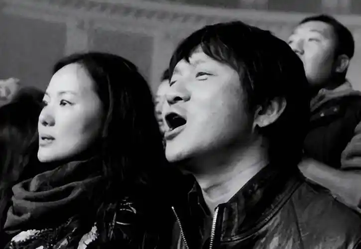 低调的黑豹主唱:不与窦唯争高低,情钟影后咏梅,54岁坚持不生子_栾树