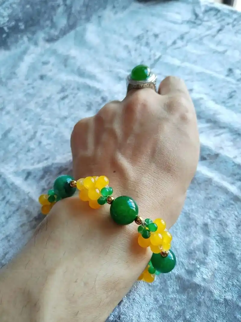 绿翡翠黄玉髓手串设计款