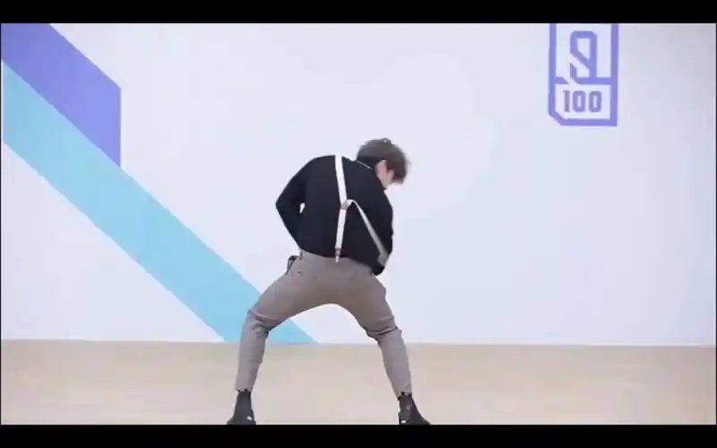 蔡徐坤打篮球视频4k高清无水印