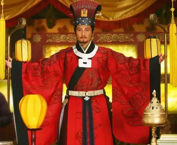 我们默认的规则,毕竟他们标榜自己是真龙天子,衣服上都会绣着龙图腾