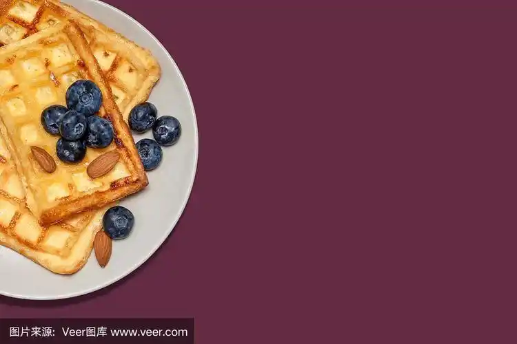 chaffles蓝莓.早餐吃鸡蛋和芝士华夫饼.酮饮食.奶酪华夫饼干.