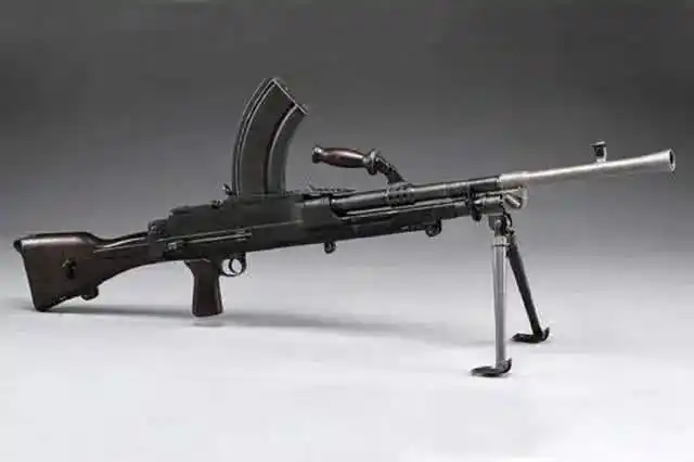 世界名枪:看看英国"布伦"轻机枪在中国的日子