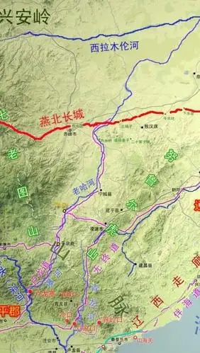 与大凌河东向切割燕山山脉(实际上是"辽西丘陵")不同的是,同样发源于