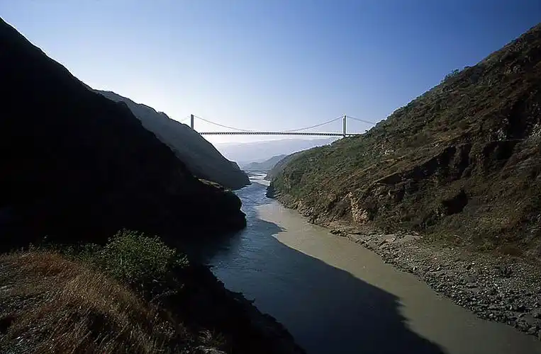 云南省巧家县葫芦口新建的金沙江大桥_高清图片_全景视觉