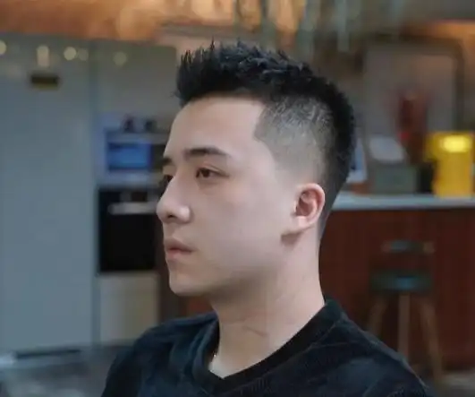 国字脸男生适合什么发型?