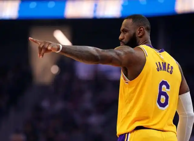 湖人队大概率指望不上詹姆斯了,除非他们进入附加赛或者季后赛 - 今年