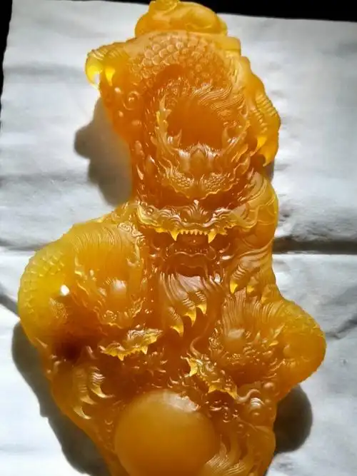 黄龙玉雕刻龙牌