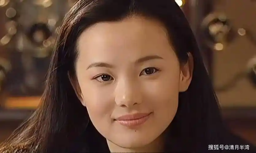 出生于内蒙古呼和浩特的咏梅是个不折不扣的北方女孩,但温润如玉的她