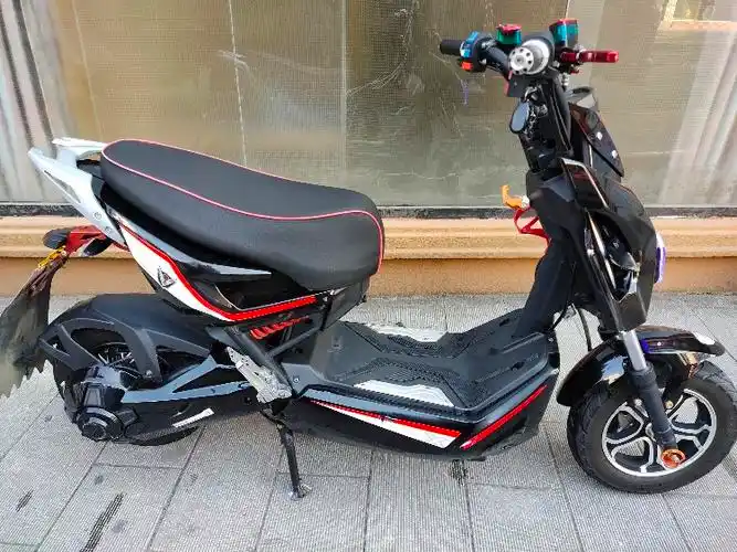 出售-手续齐全已经上好牌9成新二手战警1880元